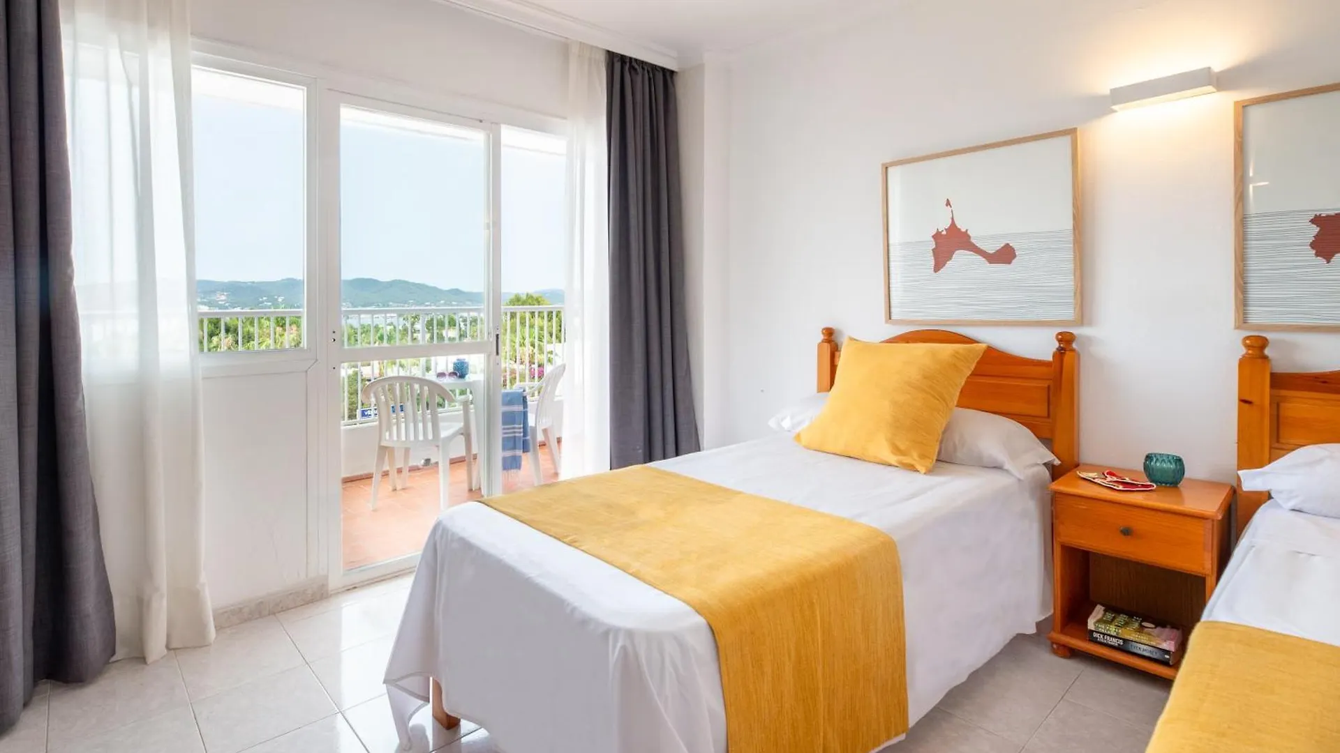 Hotel Apartamentos Vibra Monterrey Сан-Антонио-Абад 2*,